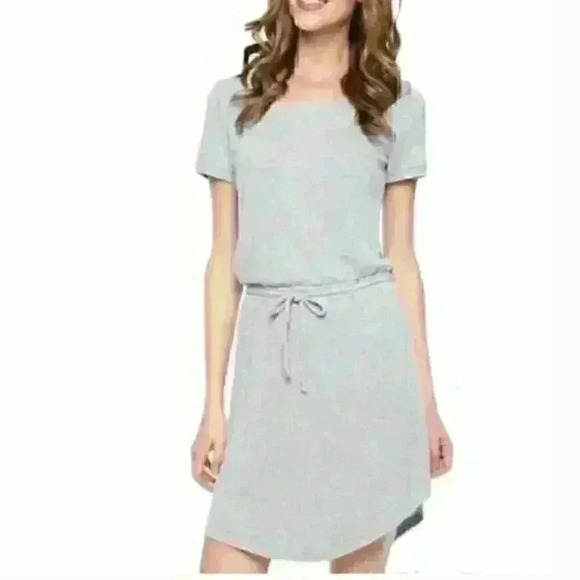 Olive & Oak Dresses & Skirts - Olive & Oak Grey Short Sleeve Scoop Neck Dress